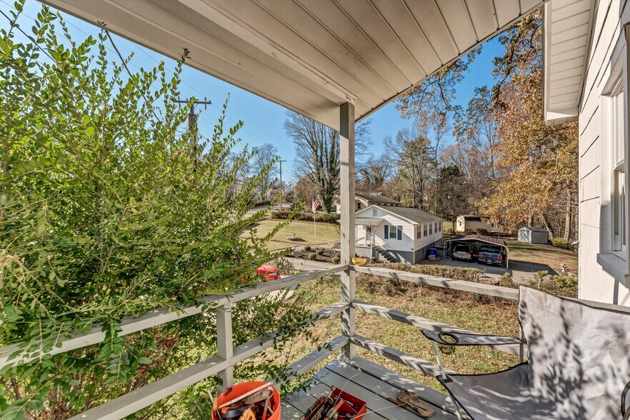 More Photos Of 558 W Outer Dr, Oak Ridge Multifamily For Sale