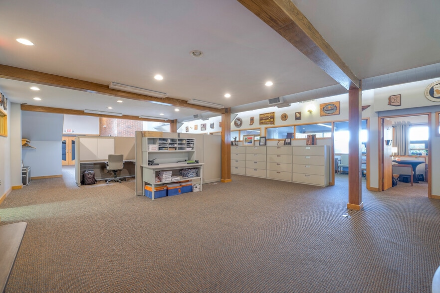 More Photos Of 8880 Ballentine St, Overland Park Office For Sale