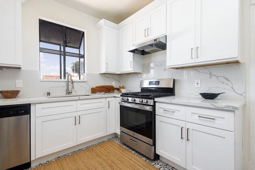 More Photos Of 1053 Hudson ave, Los Angeles Apartments For Sale