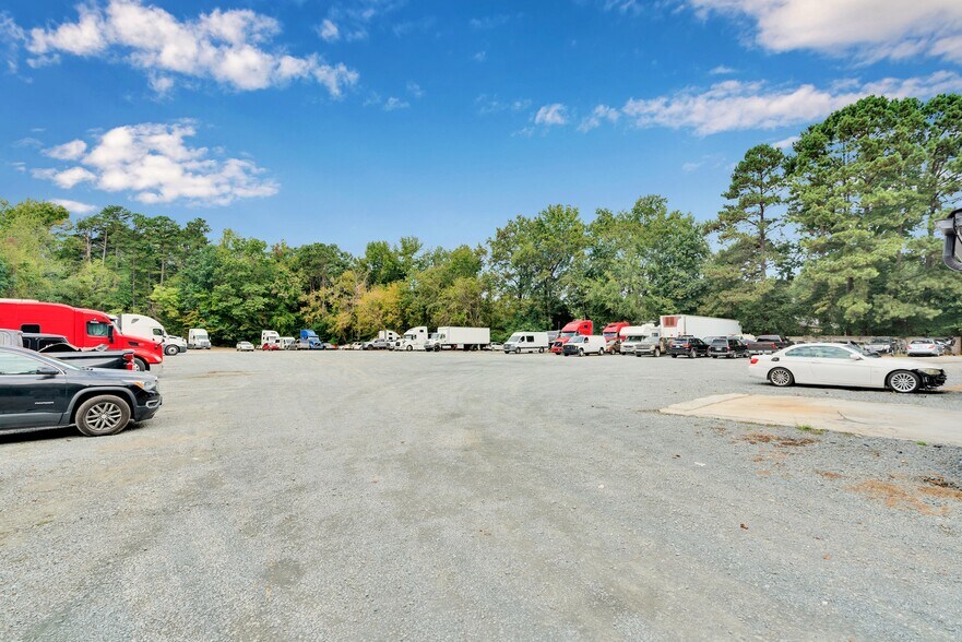 More Photos Of 2515 Walkup Ave, Monroe Industrial For Sale