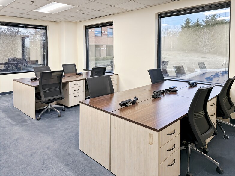 More Photos Of 1 Crossroads Dr, Bedminster Coworking Space