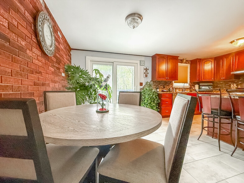 More Photos Of Bay Road, North Easton Specialty For Sale