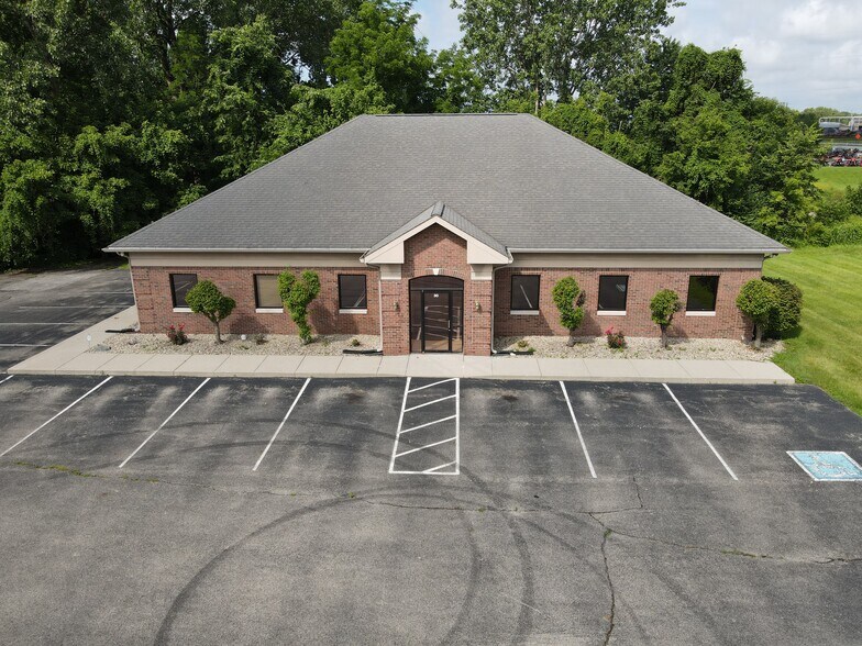 More Photos Of 30 Spring Mill Ct, Mooresville Office For Lease
