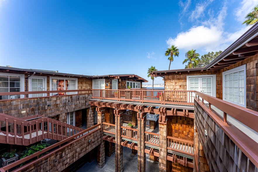 More Photos Of 1255 Coast Blvd, La Jolla Storefront Retail Office For Lease