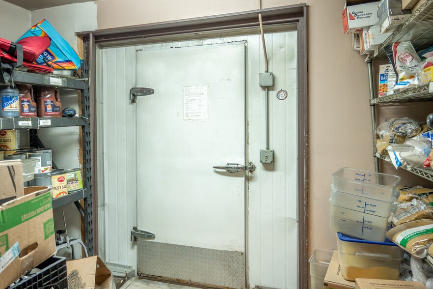 More Photos Of 532 Gateway Ave, Mauston Restaurant For Sale