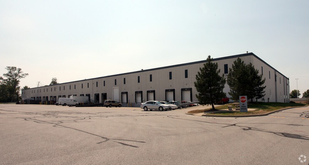 More Photos Of 2920 Fortune Cir W, Indianapolis Warehouse For Lease