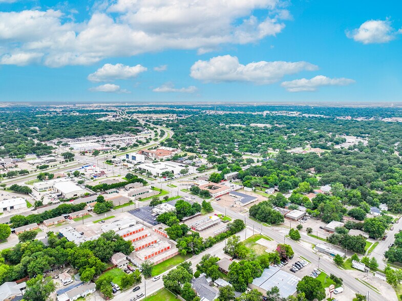 More Photos Of 1300 W Pioneer Dr, Irving Fast Food For Sale
