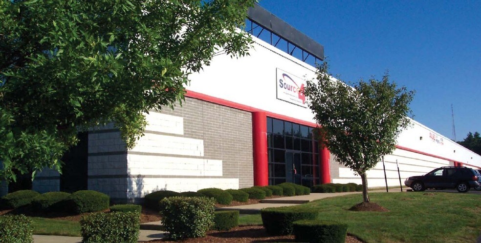 More Photos Of 1010 W Chestnut St, Brockton Distribution For Lease