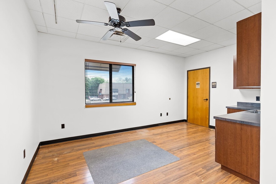 More Photos Of 1515 E Belt Line Rd, Carrollton Office Residential For Sale