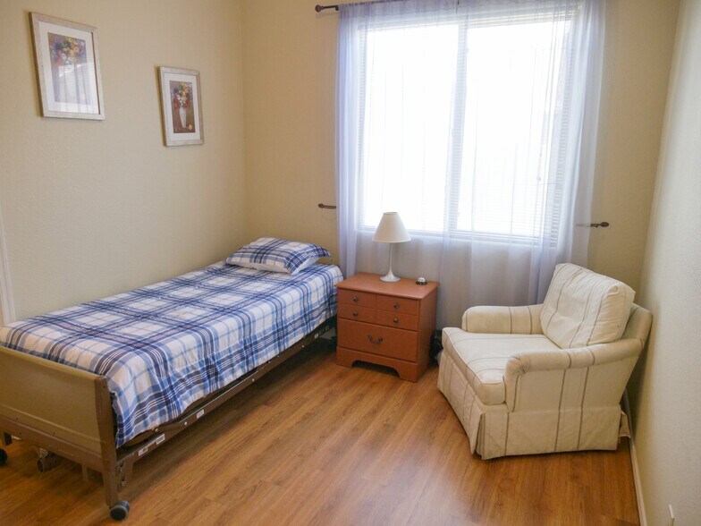 More Photos Of Sheridan, Phoenix Rehabilitation Center For Sale