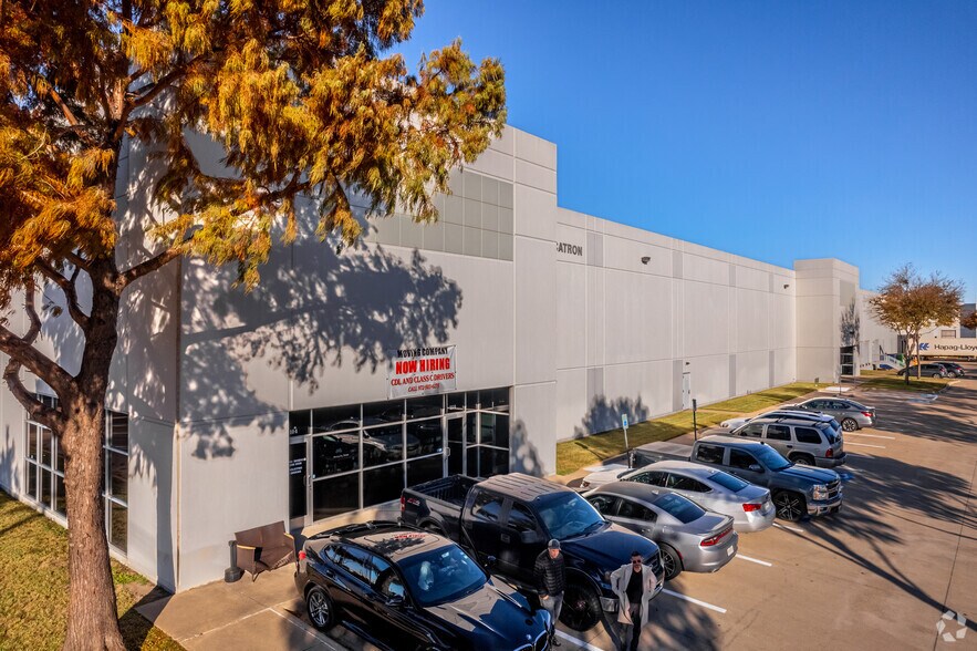 More Photos Of 5015 Catron Dr, Dallas Warehouse For Lease