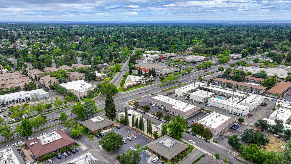 More Photos Of 2398 Fair Oaks Blvd, Sacramento Office For Sale