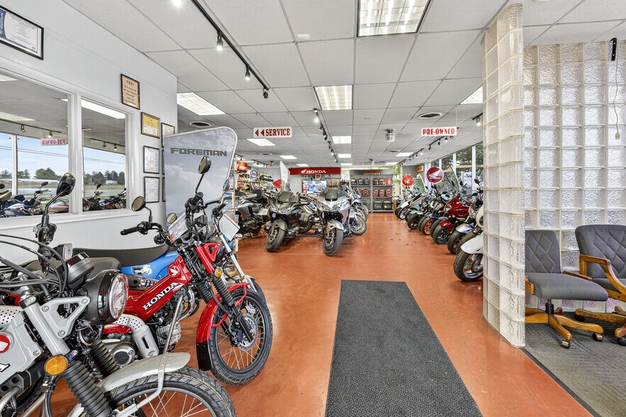 More Photos Of 2350 Dairy Rd, Lancaster Auto Dealership For Lease