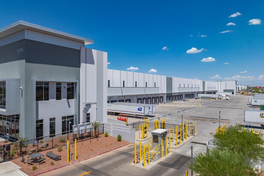 More Photos Of 12250 W Corporate Dr, Avondale Distribution For Lease