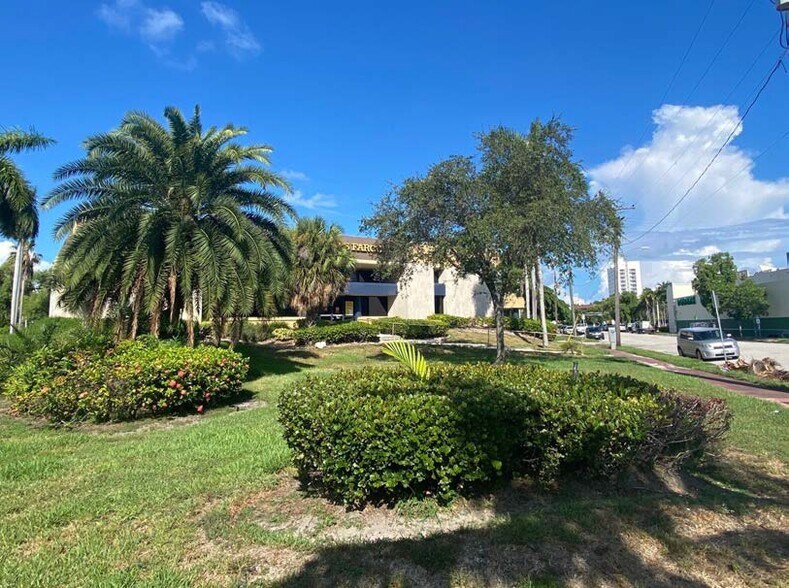 More Photos Of 1901 Alton Rd, Miami Bank For Sale