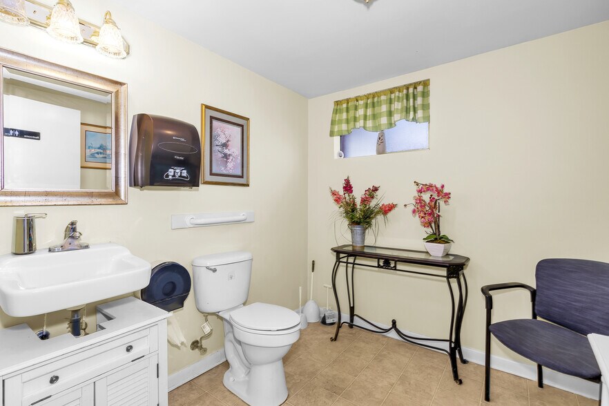 More Photos Of 4145 Columbia Rd, Martinez Medical For Sale