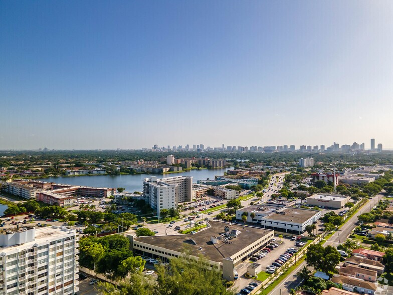 More Photos Of 1380 NE Miami Gardens Dr, North Miami Beach Medical For Lease