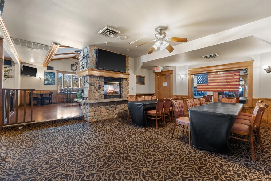More Photos Of N67W33525 County Road K, Oconomowoc General Retail For Sale