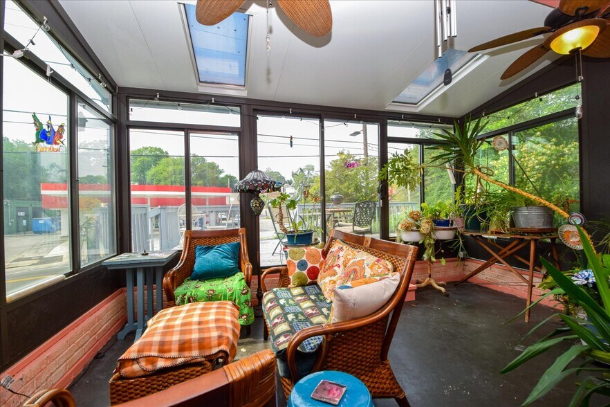 More Photos Of 1911 Memorial Ave SW, Roanoke Office Residential For Sale