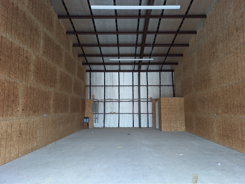 More Photos Of 7050 S FM 730, Azle Warehouse For Lease