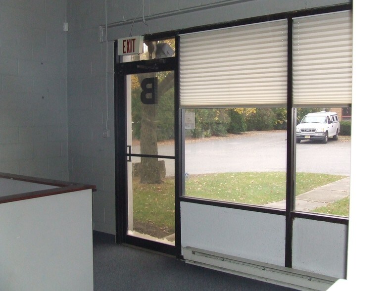 More Photos Of 876 N Lenola Rd, Moorestown Warehouse For Lease