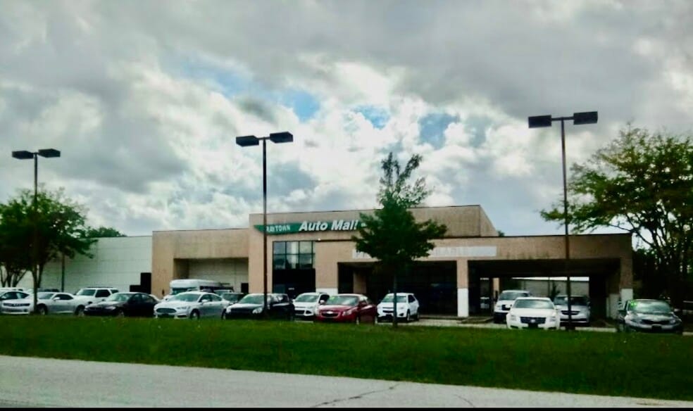 Primary Photo Of 8819 E 350 Hwy, Raytown Auto Dealership For Sale
