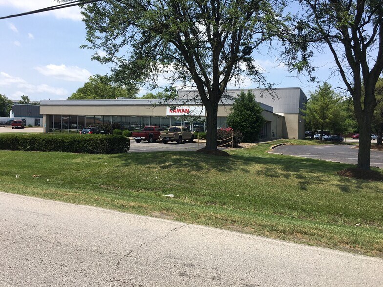 More Photos Of 4528 Bishop Ln, Louisville Showroom For Sale