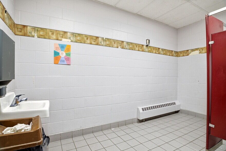 More Photos Of 6541 16TH Ave S, Richfield Schools For Lease