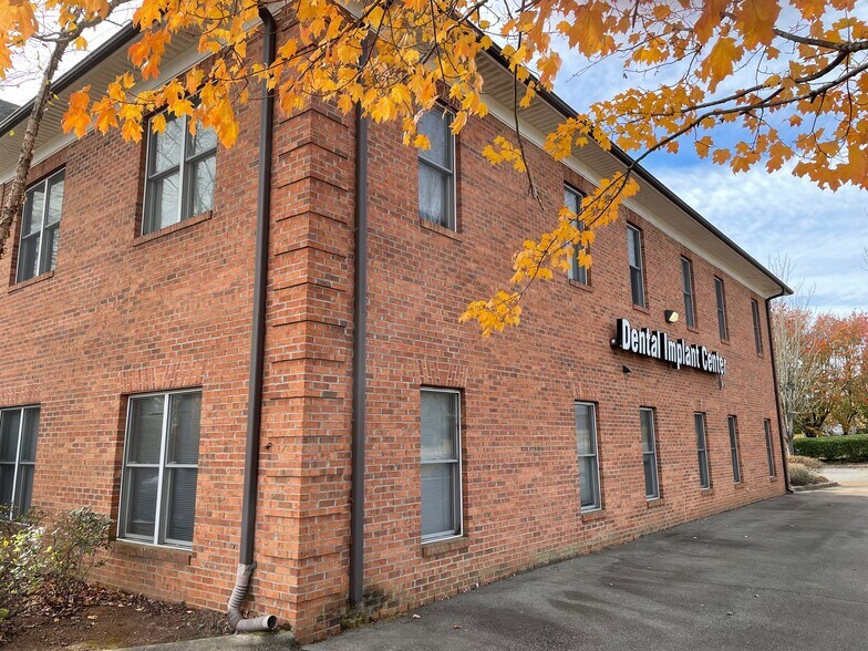 More Photos Of 4550 Country Club Rd, Winston-Salem Medical For Lease