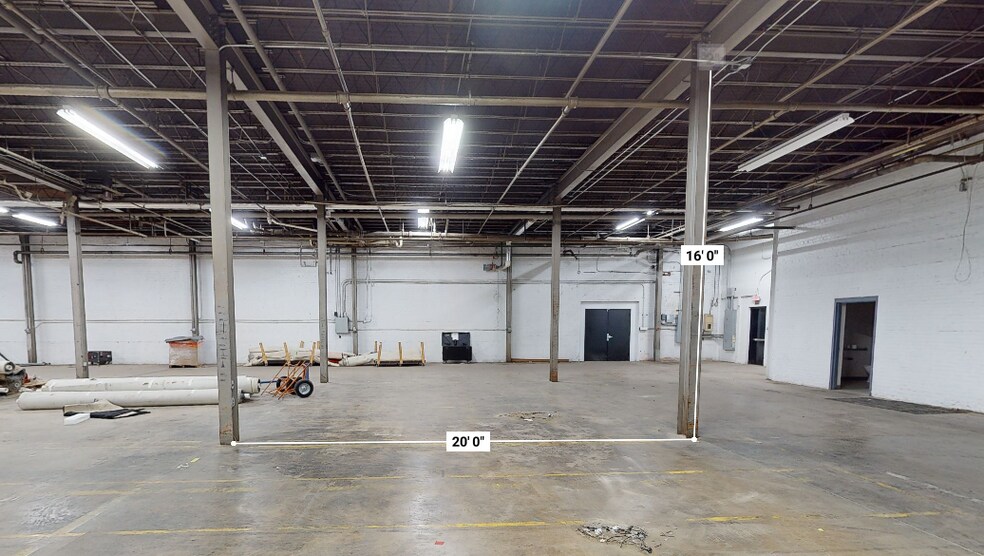 More Photos Of 2240 Shenandoah Ave, Roanoke Warehouse For Lease