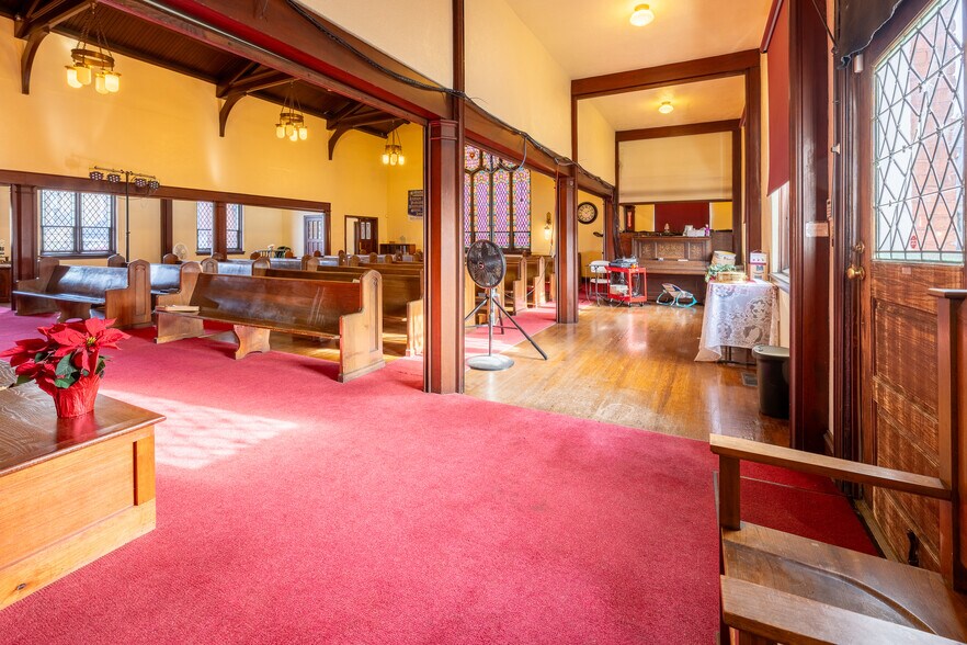 More Photos Of 927 Broadway, Fountain Hill Religious Facility For Sale