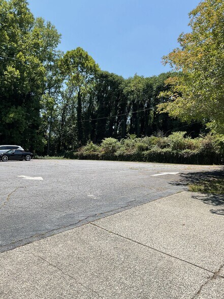More Photos Of 3713 Richfield Rd, Greensboro Religious Facility For Lease