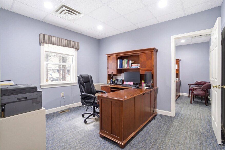 More Photos Of 8 Chestnut Dr, Bedford Office For Sale