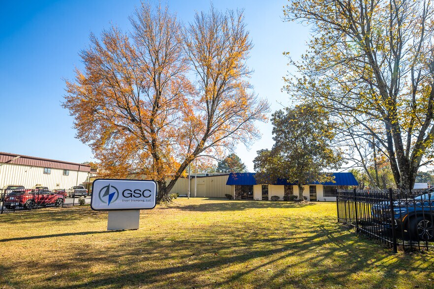 More Photos Of 5286 Circle Dr, Lake City Warehouse For Sale