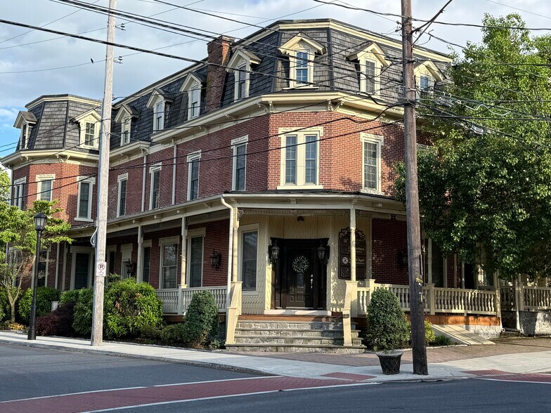 Primary Photo Of 101-105 S Main St, Coopersburg Medical For Lease