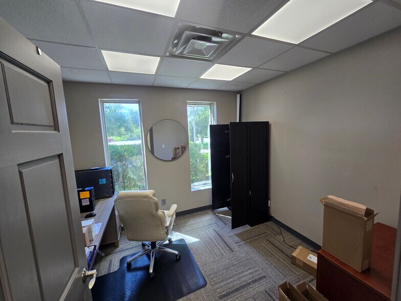 More Photos Of 109 Station Place Way, Hurricane Office For Sale