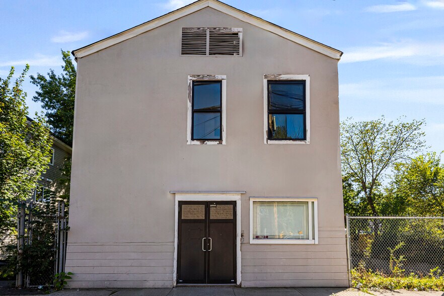 Primary Photo Of 28 Lawrence St, Spring Valley Industrial For Sale