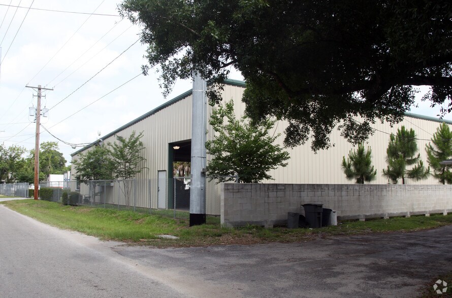 More Photos Of 4008 E 10th Ave, Tampa Warehouse For Lease