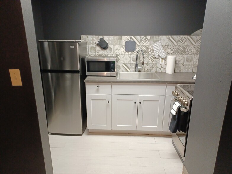 More Photos Of 322 S Main St, Lamar Apartments For Sale