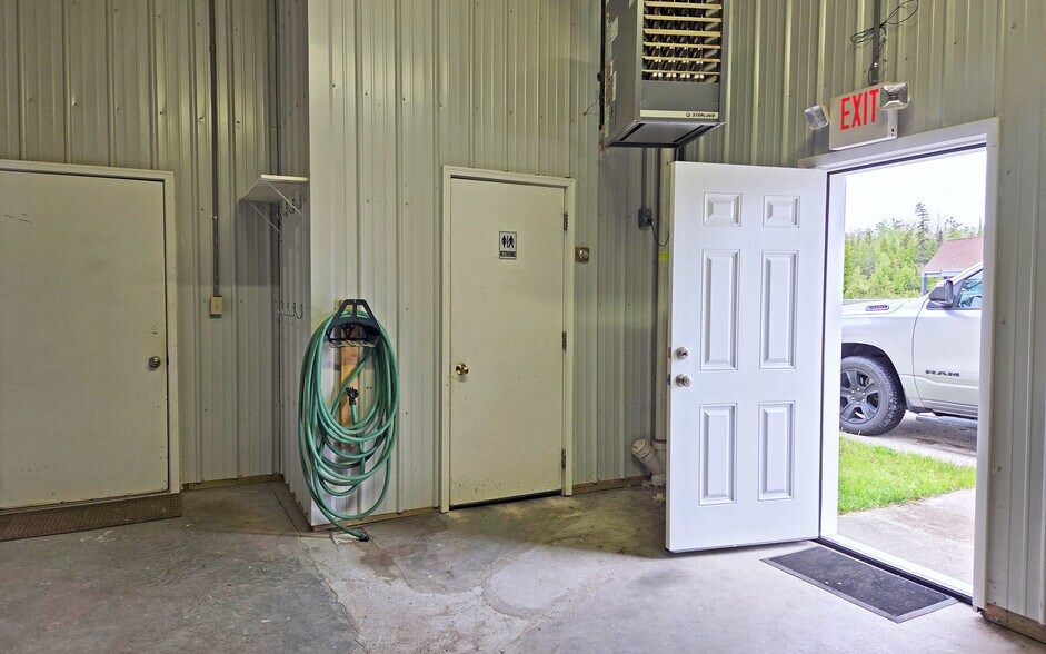 More Photos Of 209 S Bradley Hwy, Rogers City Medical For Sale