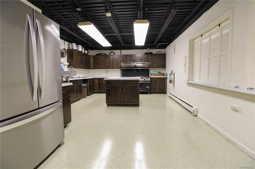 More Photos Of 16789 Kenmore Rd, Kendall Office For Sale