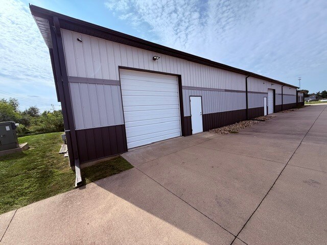 More Photos Of 3500 Constitution Dr, Springfield Warehouse For Sale