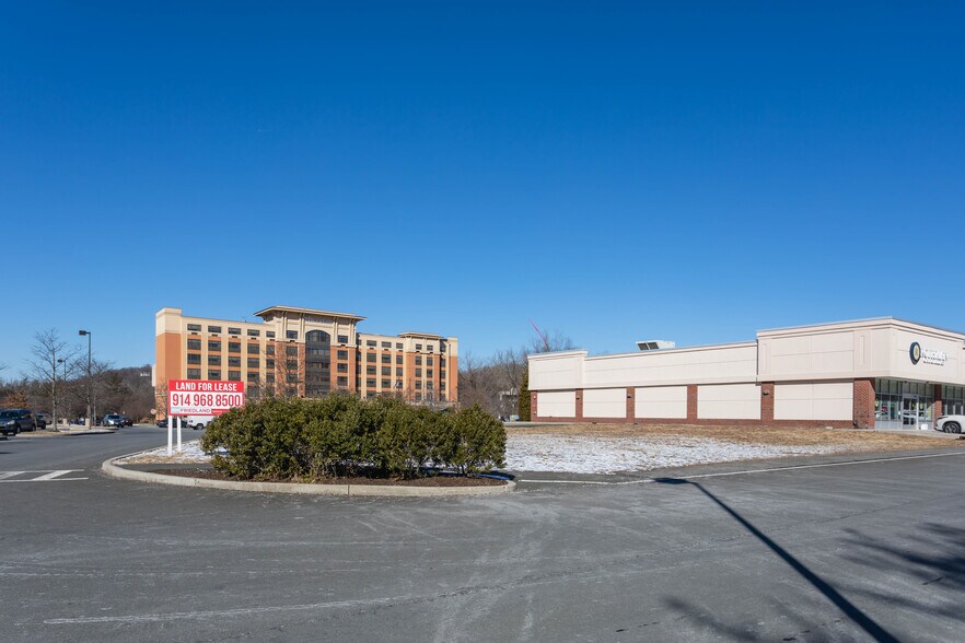 More Photos Of 610-658 White Plains Rd, Tarrytown Storefront For Lease