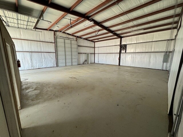 More Photos Of 5160-5172 Lemons Rd, Fort Worth Warehouse For Lease
