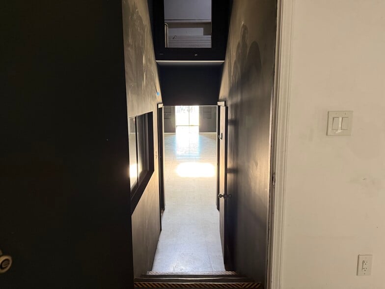 More Photos Of 7365 Melrose Ave, Los Angeles Storefront Retail Office For Lease