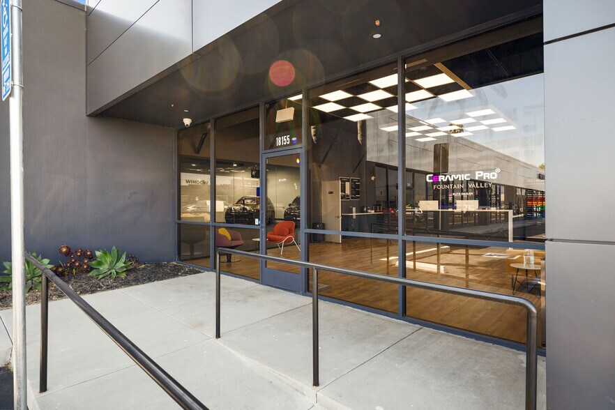 More Photos Of 18155-18191 Euclid St, Fountain Valley Showroom For Lease