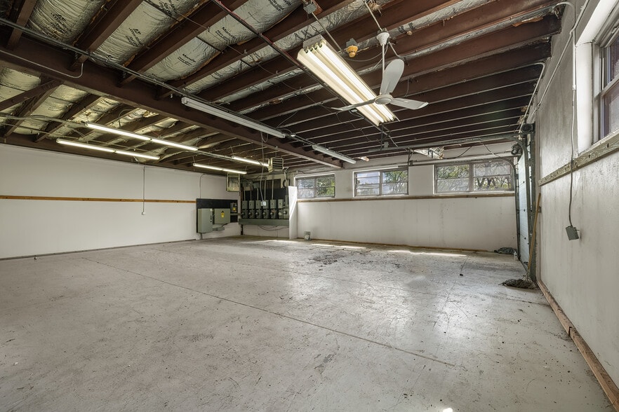 More Photos Of 47 Maple Ave, Flemington Light Manufacturing For Lease