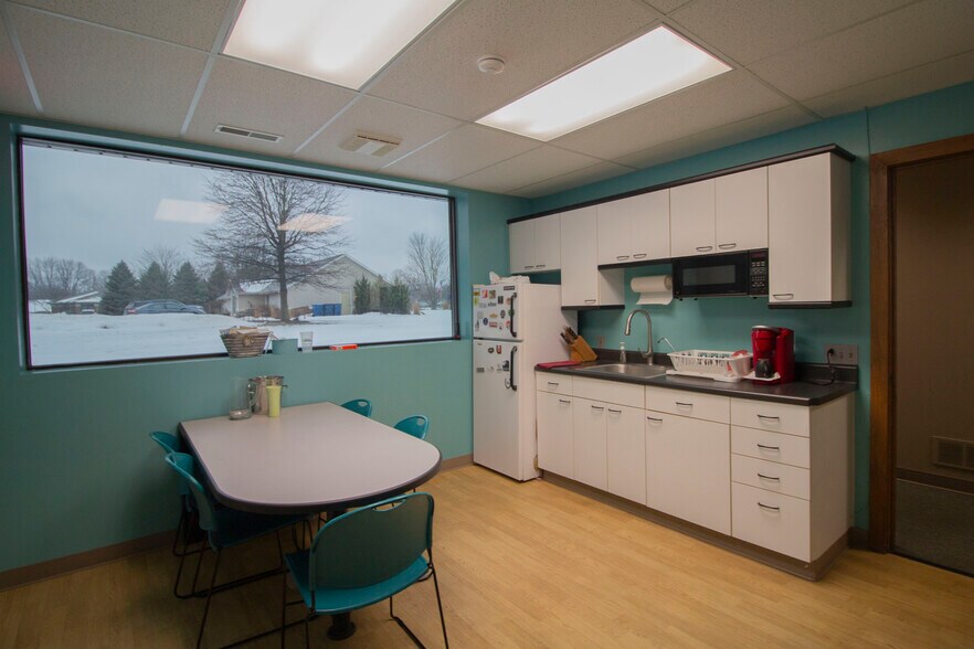 More Photos Of 5835 Venture Park Dr, Kalamazoo Light Manufacturing For Sale