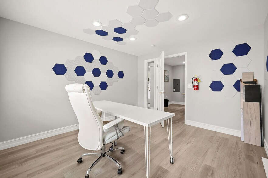 More Photos Of 104 S Clyde Ave, Kissimmee Office For Sale