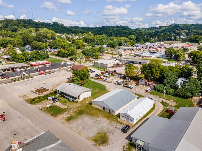 More Photos Of 124 Chestnut St, Pulaski General Retail For Sale